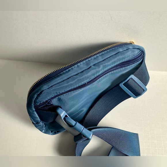 Fanny Pack Blue Crossbody Bag for Women and Men. - Picture 3 of 11
